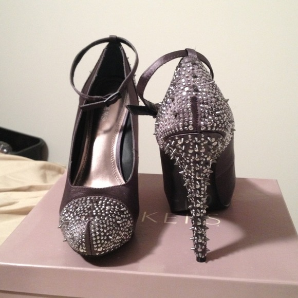 ✂✂PRICE CUT✂✂Shoes