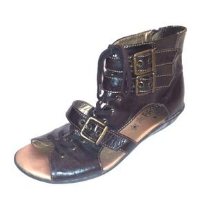 Dark brown&gold sandals!