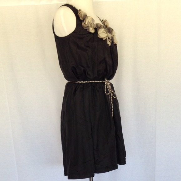 ⬇️Dress by MM COUTURE⬇️ - Picture 2 of 4