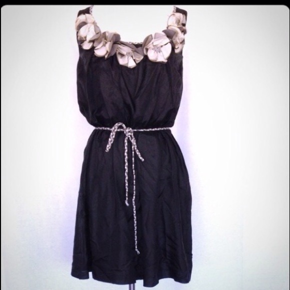 ⬇️Dress by MM COUTURE⬇️ - Picture 3 of 4