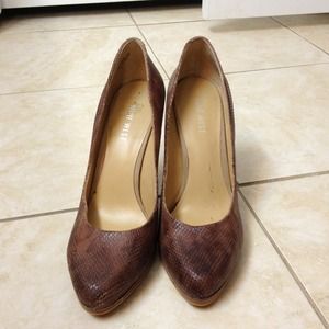 Brown faux snake skin Nine West heels size 7