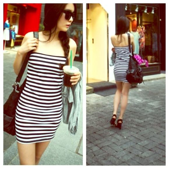 ❌REDUCED❌Strapless black & white stripped dress