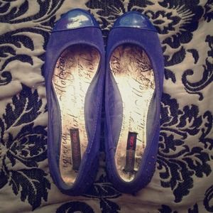 2 pairs of flats, Bundle