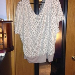 SOLD!!🌸Size 2X tan lace top