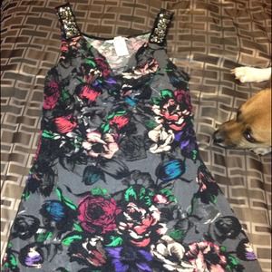 Candie's sleeveless floral shirt
