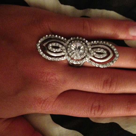 Buckle Ring - Picture 2 of 3