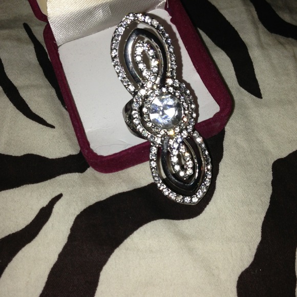 Buckle Ring - Picture 3 of 3