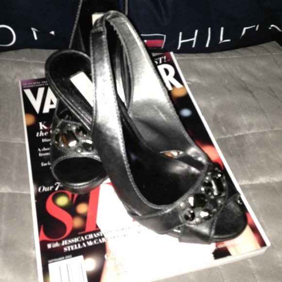 Vera Wang beautiful sling back 10% off - Picture 1 of 3