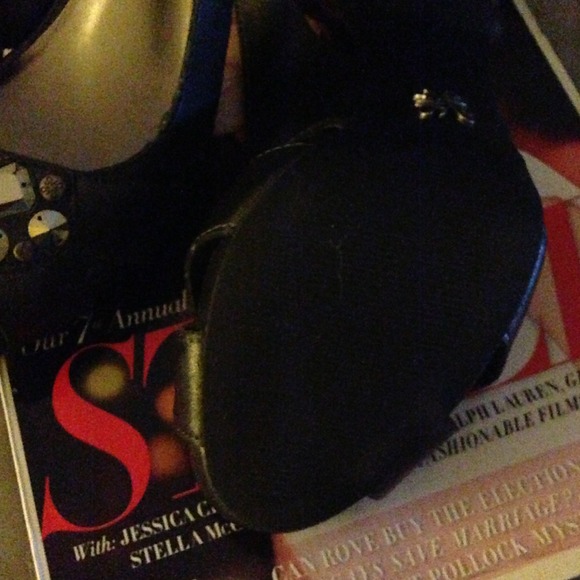 Vera Wang beautiful sling back 10% off - Picture 2 of 3