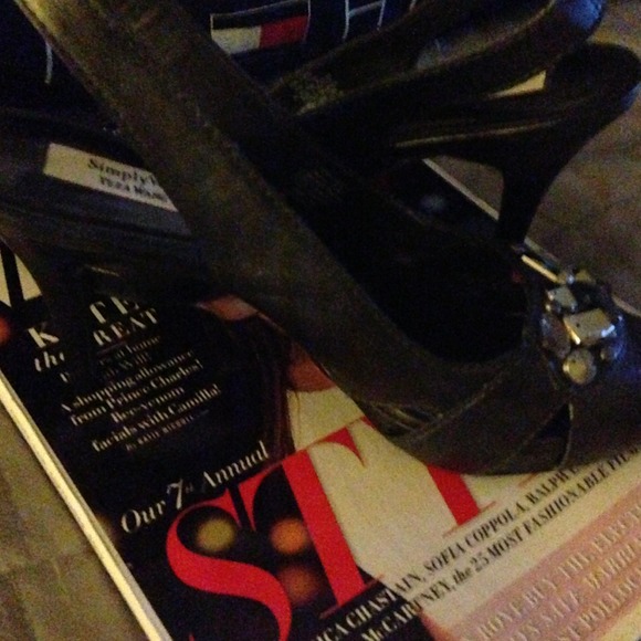 Vera Wang beautiful sling back 10% off - Picture 3 of 3