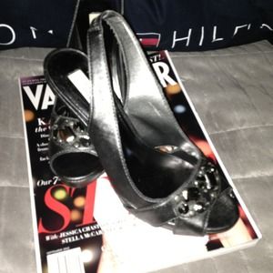 Vera Wang beautiful sling back 10% off
