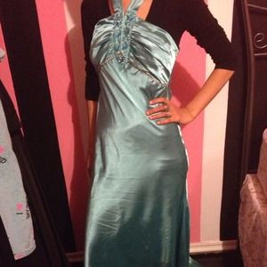 An elegant evening gown!!