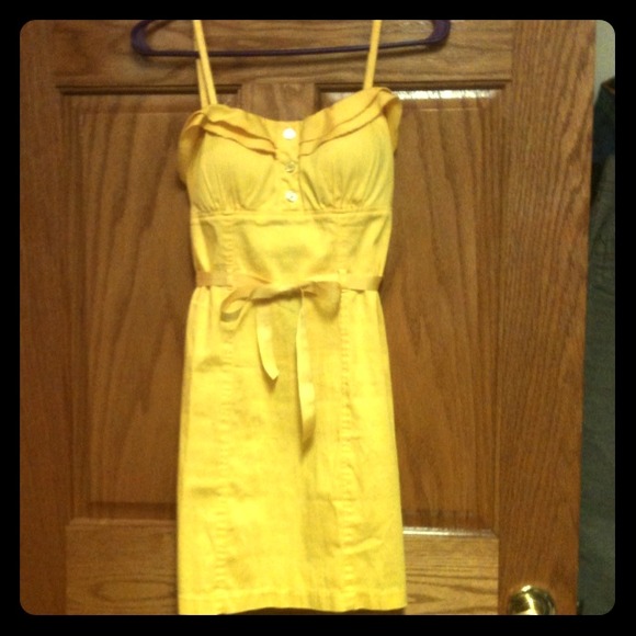 💖REDUCED💖Yellow sundress w/ adjustable straps - Picture 1 of 4