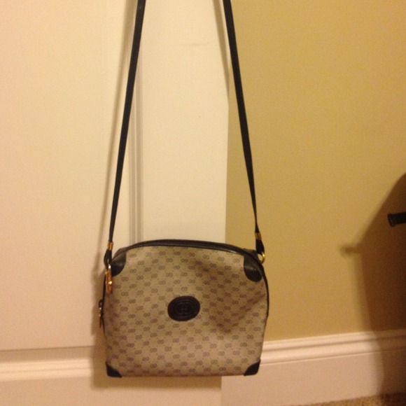 Vintage Gucci shoulder bag