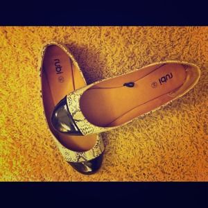 Snake skin (fake) ballet flats