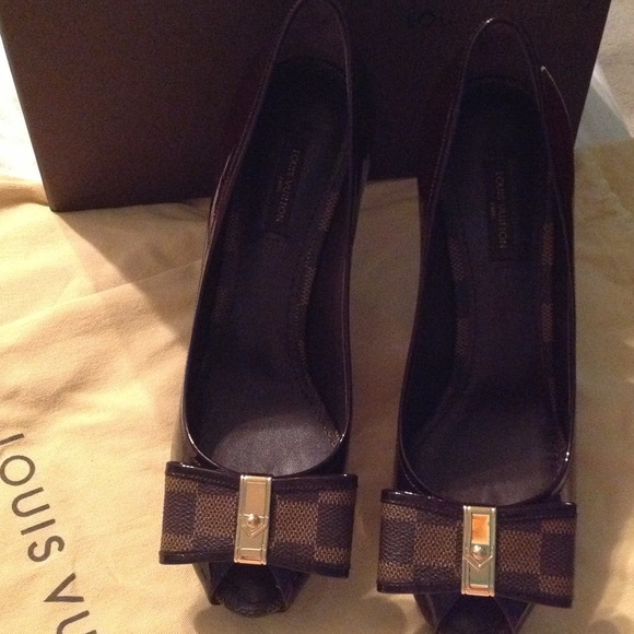 🌟HOSTPICK🌟 Louis Vuitton Platform Pump Heels - Picture 2 of 4