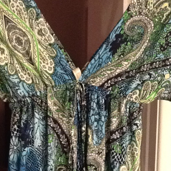 Top - Picture 2 of 2