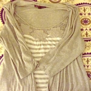 3/4sleeve gray & white top