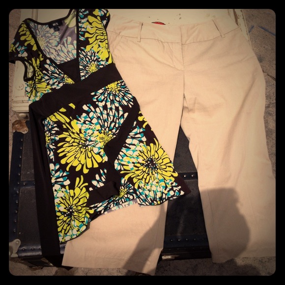 SOLD❤Beautiful empire waisted shirt & khaki capris