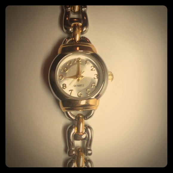 ⌚Gold & Silver chain link watch!
