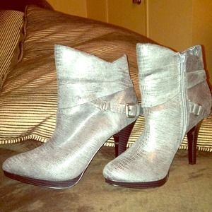 Super cute! Kelly and Katie ankle boots.