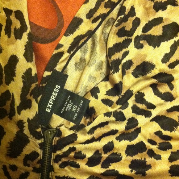 Animal printed shirt (make me an offer) - Picture 2 of 2