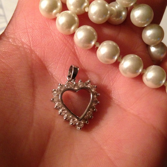 Pink Rhinestone Heart Neckless Charm. - Picture 4 of 4