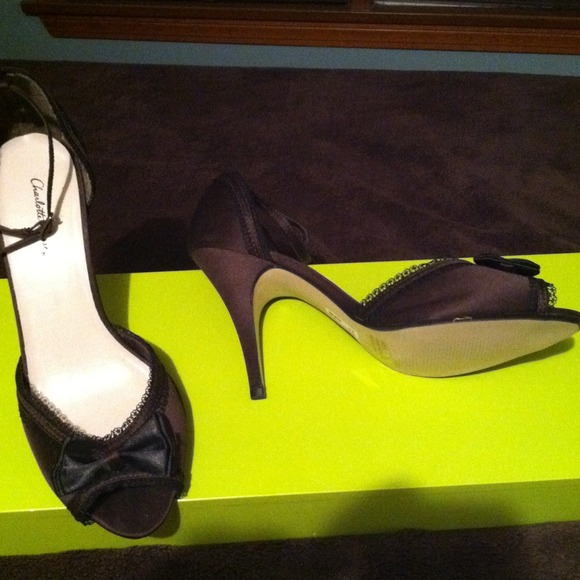 Heels - Picture 2 of 2
