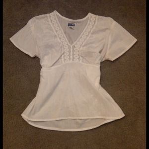 Adjustable short tunic white top.