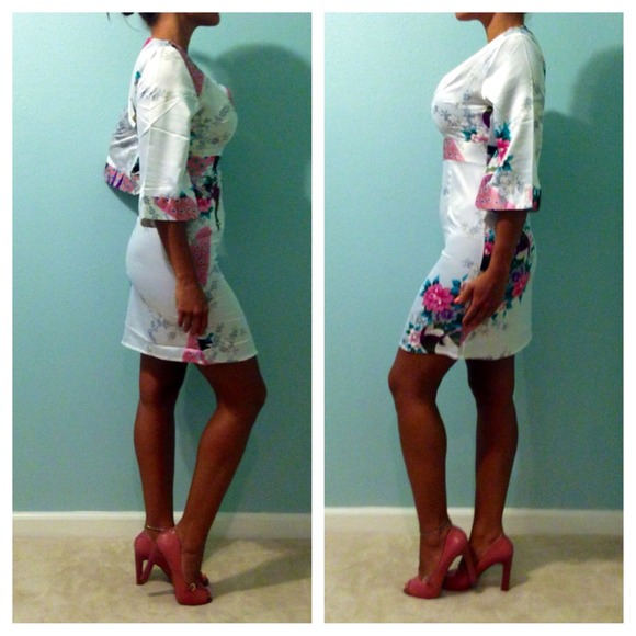 🚫SOLD🚫🎉🎉HOST PICK🎉🎉 31/01/14 🎎KIMONO DRES - Picture 2 of 3