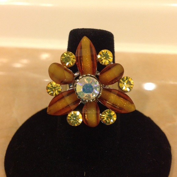 ⚡SALE⚡Brand new ring - size 6 - Picture 1 of 1