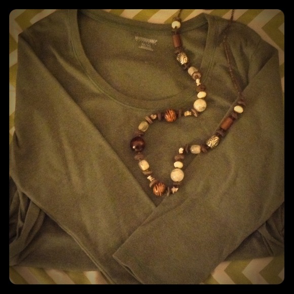 ✂Reduced!!✂ Olive green maternity top!