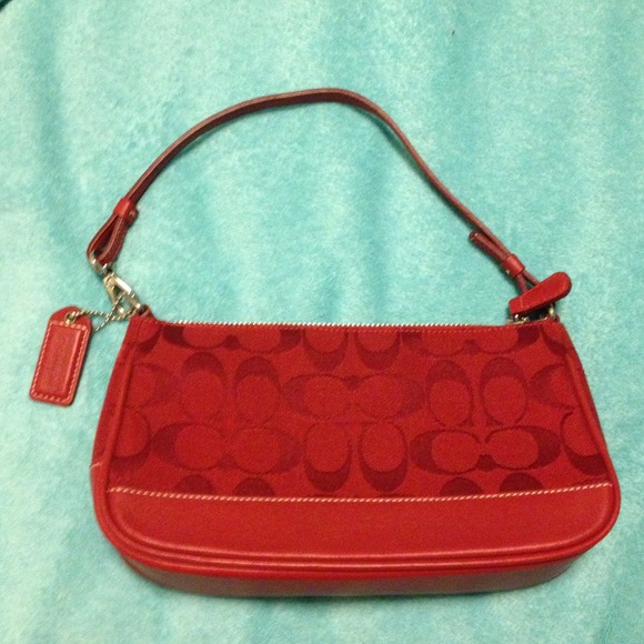 Authentic red Coach classic purse - Picture 1 of 3