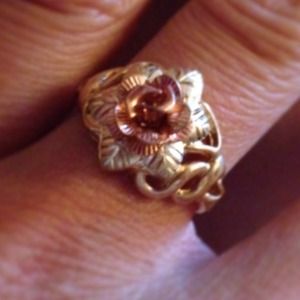 Authentic Black Hills Gold Rose Ring