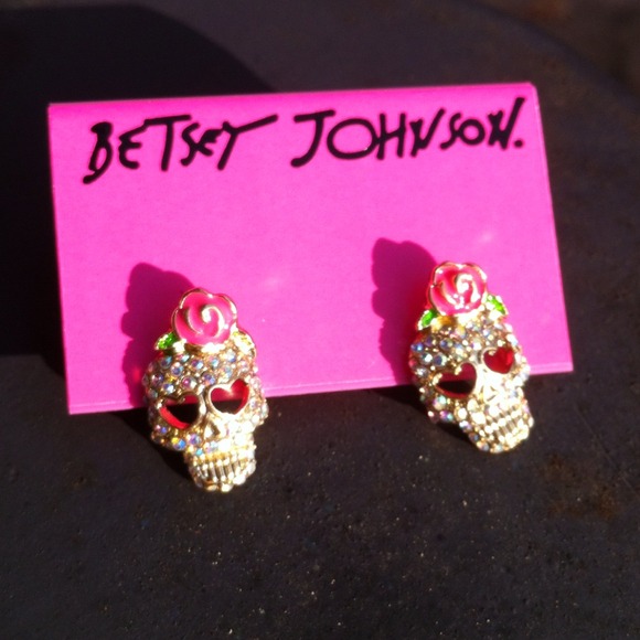 Betsey Johnson Jewelry - Gold skull Betsey Johnson studs!