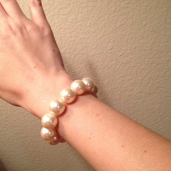 Pearl Bracelet - Picture 1 of 2