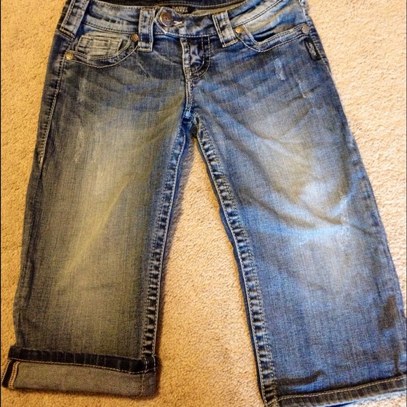 Size 25 (1-2). Silver brand Bermuda shorts. NWOT