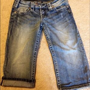 Size 25 (1-2). Silver brand Bermuda shorts. NWOT