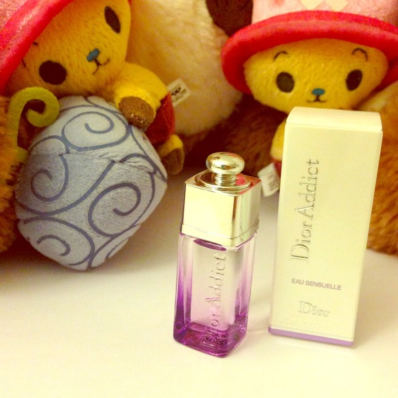 📌Sold📌 5 ml size Dior Addict Eau sensuelle