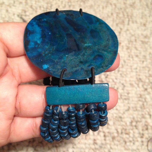 Necklace, earrings and bracelet - Picture 2 of 4