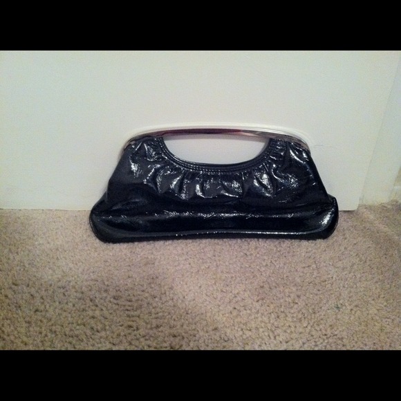 Black clutch