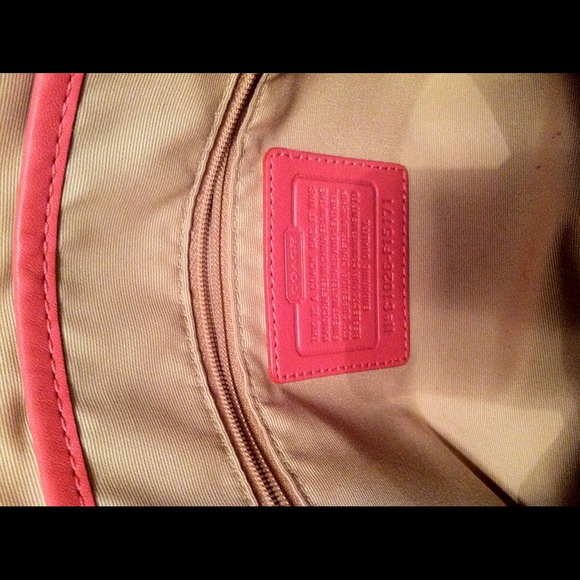 Authentic Coach purse - Picture 4 of 4