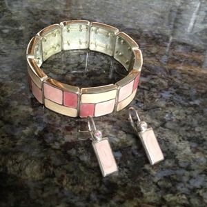 Stretchy bracelet and matching earrings