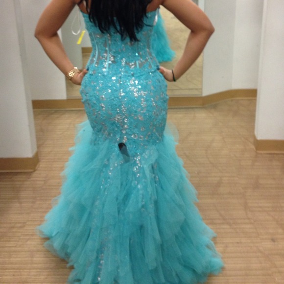 Bright blue/turquoise dress (prom dress) - Picture 2 of 3