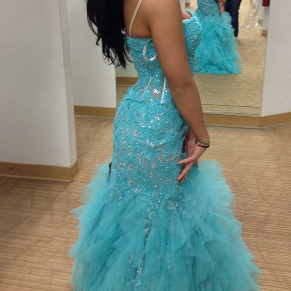 Bright blue/turquoise dress (prom dress) - Picture 3 of 3