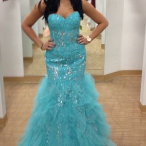 Bright blue/turquoise dress (prom dress)