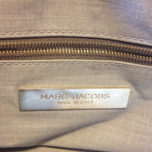 Authentic Marc Jacobs purse - Picture 2 of 3