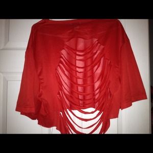 🎀Cute red shredded back shirt