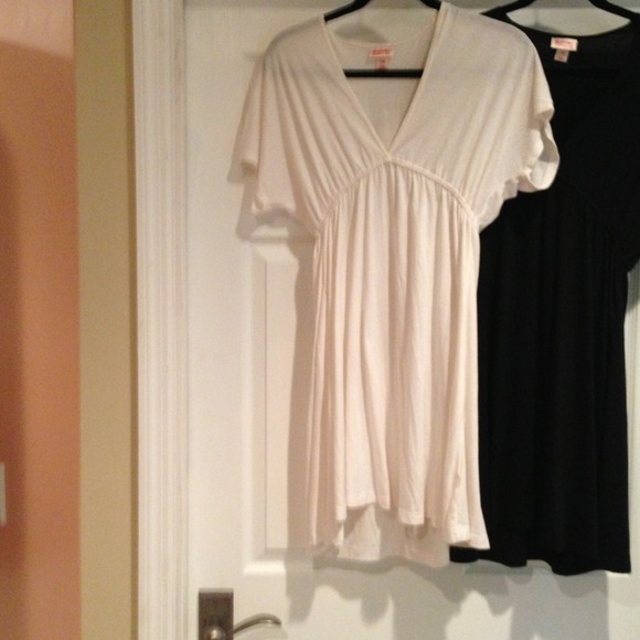 2 Tunic/Dresses by Tonya Cooke - Picture 2 of 3