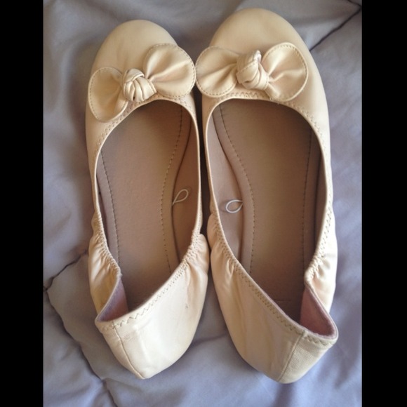 ❌SOLD!❌ Soft pink New York and Company flats